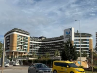 Mietwagen am Aska Lara Resort Hotel in Lara 