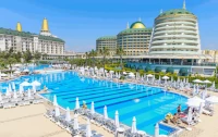 Lara Beach / Antalya: Mietwagen am Delphin Imperial Hotel
