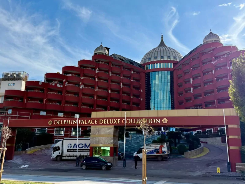 Mietwagenübergabe am Delphin Palace Hotel in Lara / Antalya