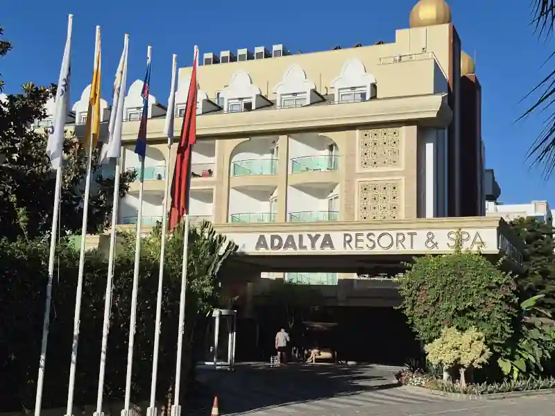 Mietwagenübergabe am Adalya Resort & Spa Hotel in Side / Türkei