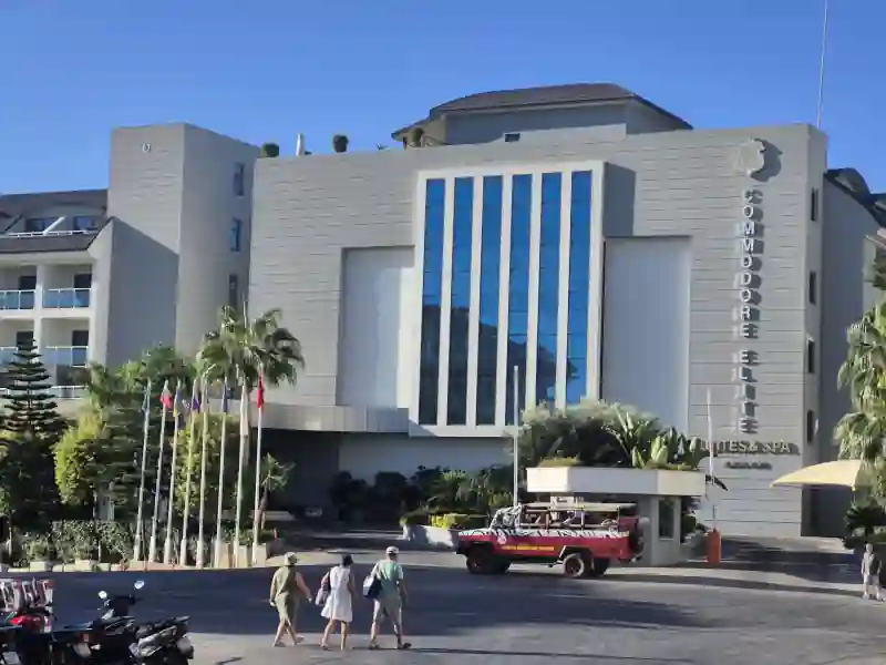 Mietwagen am Commodore Elite Suites Hotel in Side-Evrenseki / Türkei