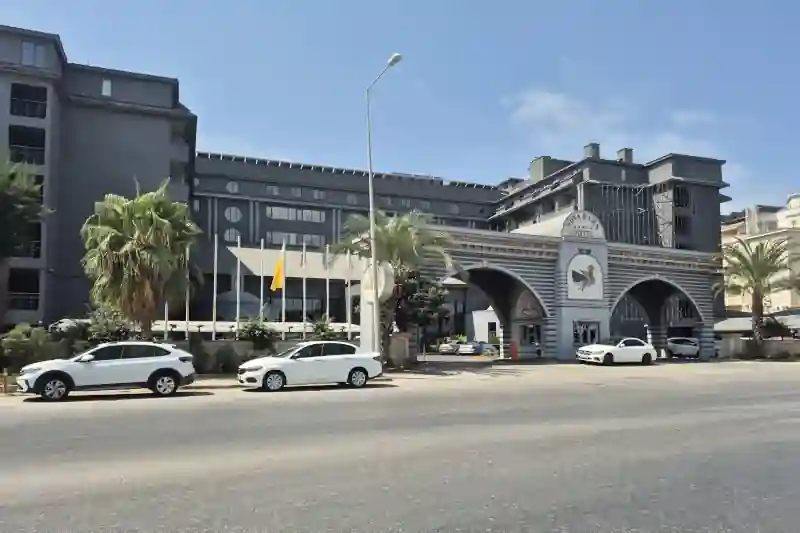 Mietwagenübergabe am Nova Park Hotel in Kumköy / Türkei