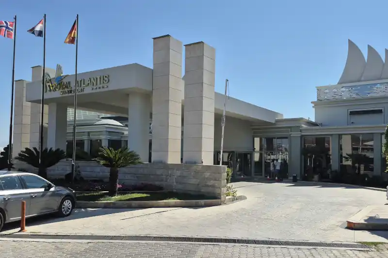 Mietwagenübergabe am Royal Atlantis Hotel in Gündogdu / Türkei